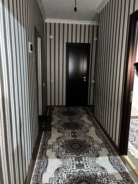 Uy ijaraga beriladi Yangihayot tumani Oʻzgarish (2-bekat) oldida
