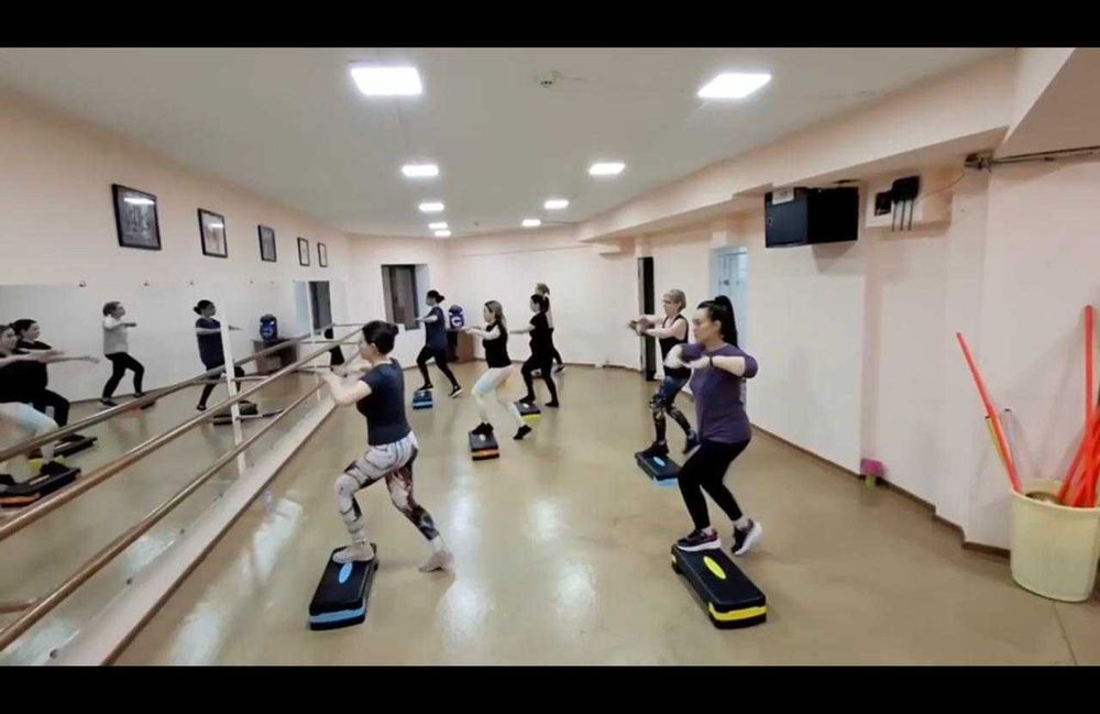 Продаётся полуподвальное нежелое помещение площадь 300 кв.м