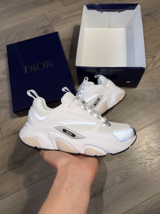 Dior B22
