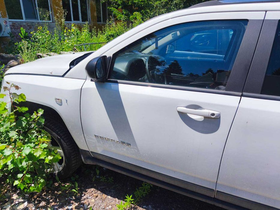 автомобил Jeep Compass