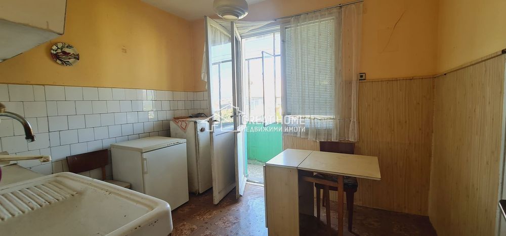 Продава се Четиристаен апартамент в Търговище, Център - 125 кв.м за 653 €/кв.м - Снимка #5