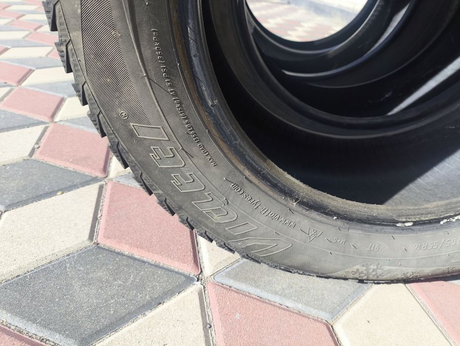 Продам шины шипованные R16
