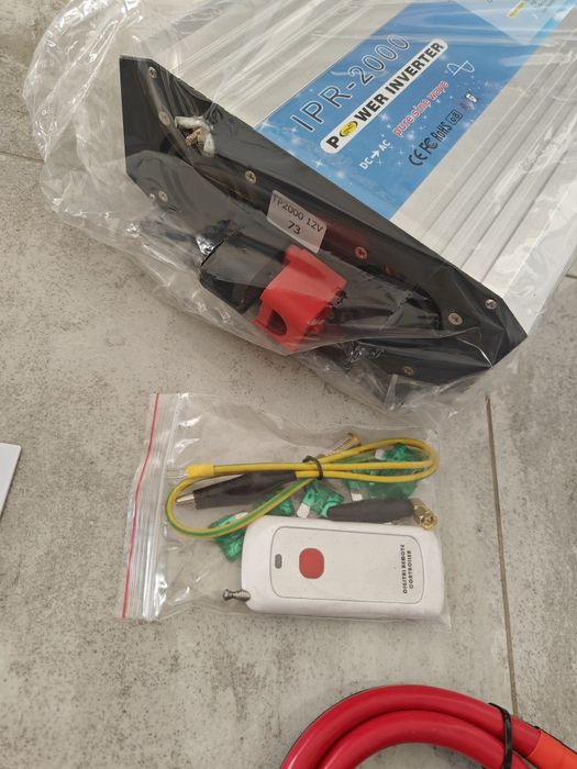 Invertor de putere cu undă sinusoidală pură de 2000 W 12 V cu telecoma