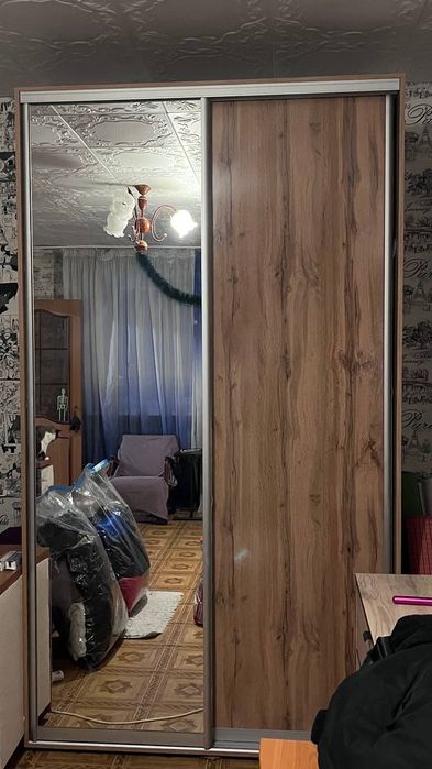 Шкаф купе с зеркалом