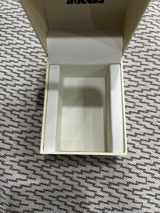 Коробка от часов Anne klein