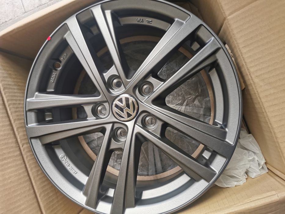 Vand jante de aliaj pentru vw pe 16 marca Oxxo gunmetal