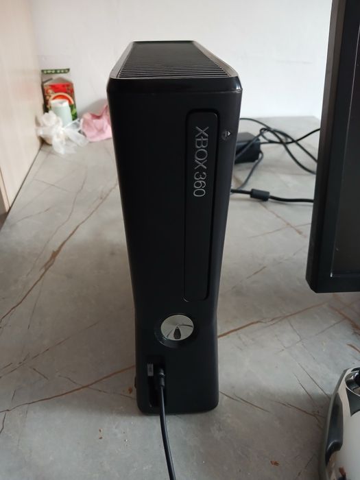 XBOX 360 продам с монитором