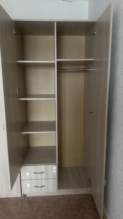 Срочно продам шкаф