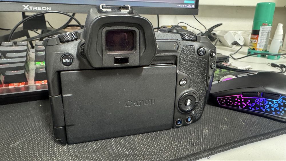 Canon EOS R фотовидеокамера