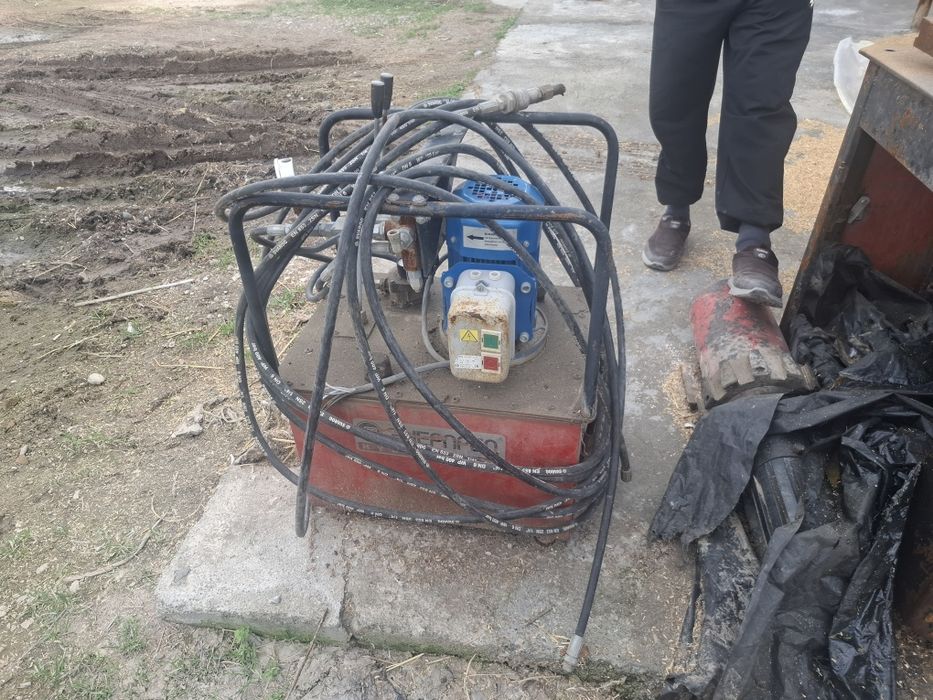 Арматура кайиргич и гидравлические  насосы станся