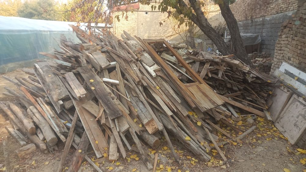 Продается дрова  самовывоз, объем где то 4 куб.