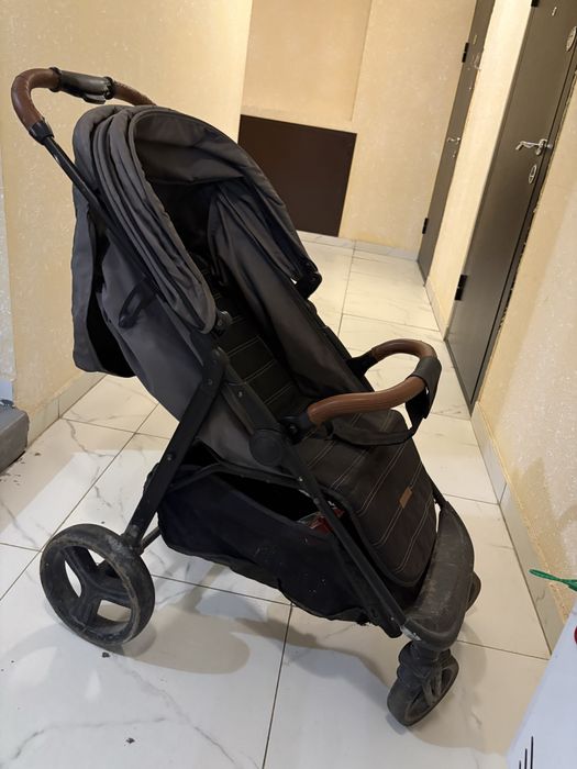 Продам коляску.