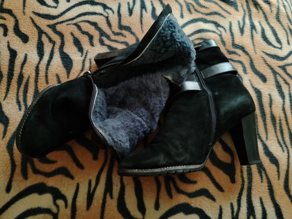 Продам обувь в нормально состоянии.