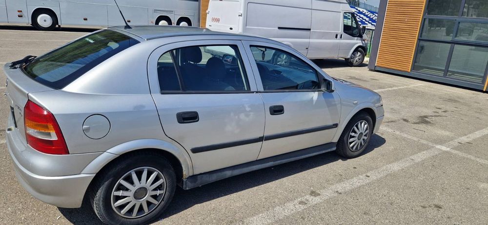 Opel Astra, 1,6 benzină, an fabricație 2002