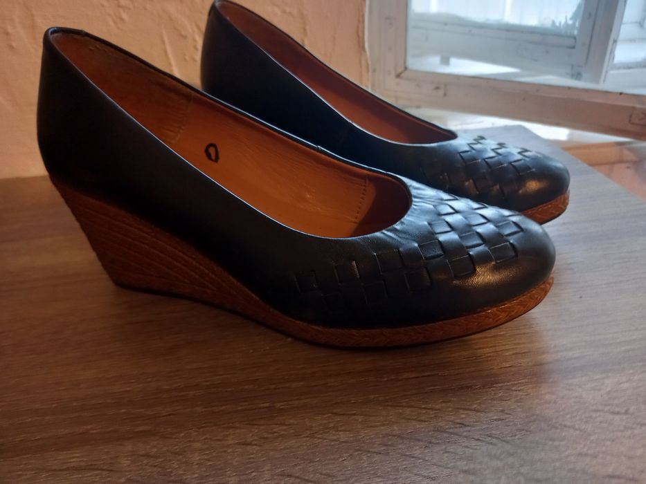 Pantofi de piele, noi,  de primavara/toamnacu platforma