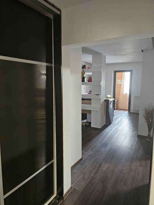 Vând apartament cu doua camere decomandat