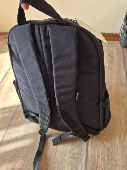 продавам НОВИ ОРИГИНАЛНИ раници Converse Eastpak