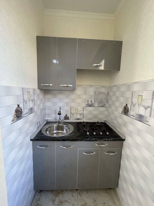 Продаётся Чиланзар 3 1в2 1 этаж. Панель.