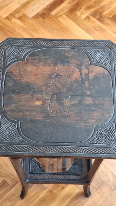 Masa stil brâncovenesc