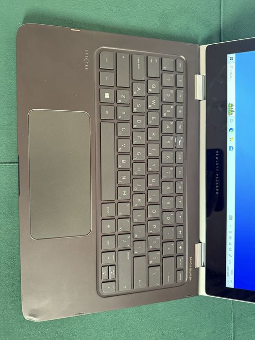 Ноутбук - планшет HP i5 6th gen