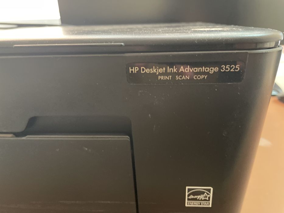 Цветной принтер - HP Deskjet Ink Advantage 3525