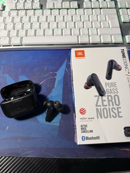 Casti wireless JBL TUNE 230NC