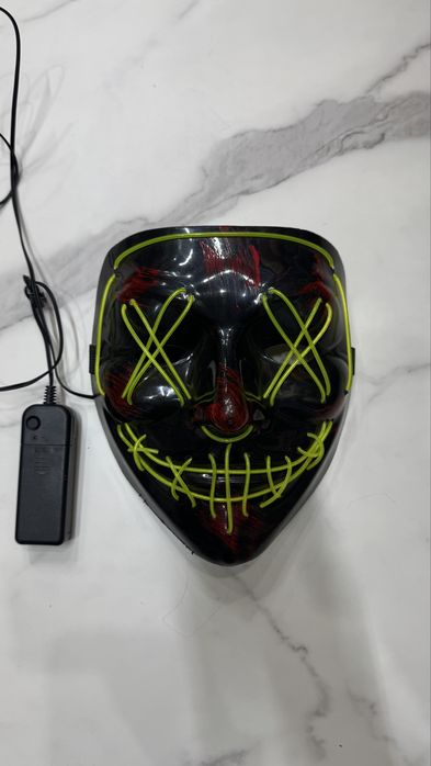 Маска на хэллоуин на праздник