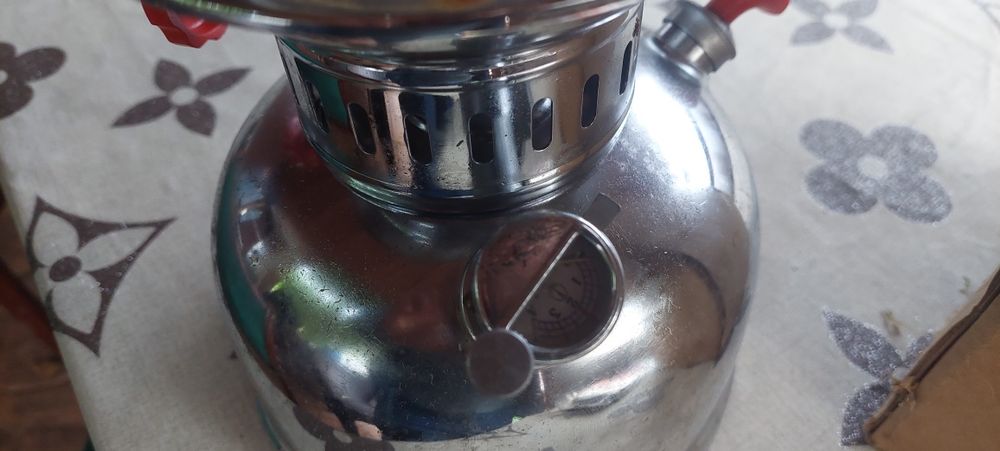 Vând lampa cu gaz sub presiune