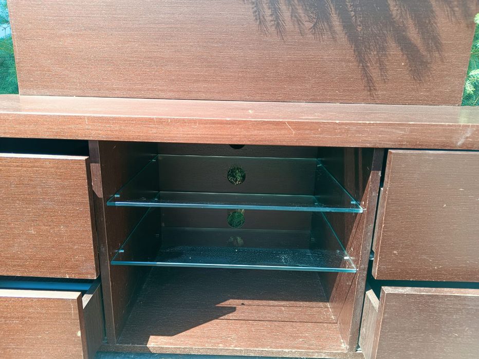 Тумба под телевизор большая .