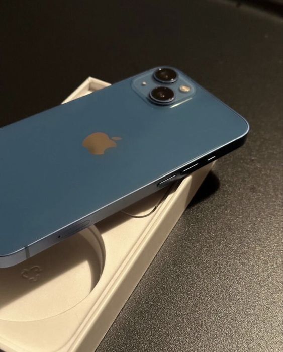 iPhone 13 128Gb с гарантией