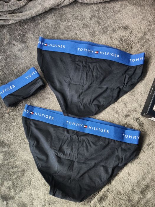 Tommy Hilfiger set 3 chiloți bărbătești culoare negru cu banda albastra S noi originali
