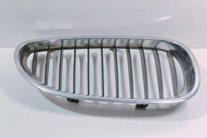 Grila radiator  dreapta 51137065702 BMW Seria 5 E60/E61