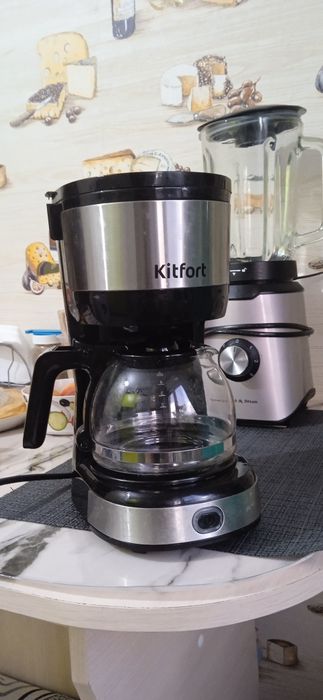 Продам кофеварку Kitfort