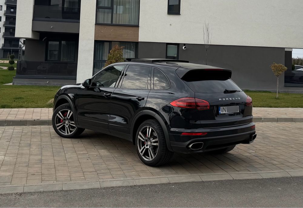 Porsche Cayenne 2015 3.0 Diesel / Panoramic / Bose / Soft close/ Perne