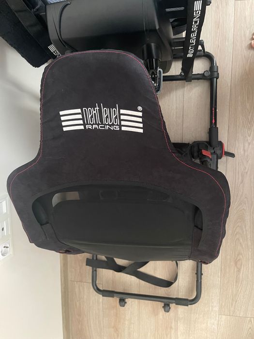 Logitech G923 и Next Level Racing Formula Lite Pro