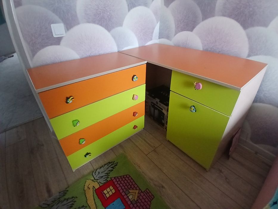 Диван шкаф тумбочка