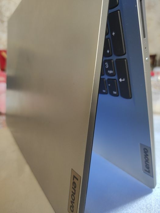 Lenovo 82V7 ideal