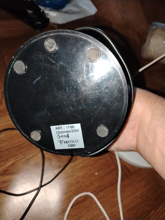 Lampadar și lampă de birou