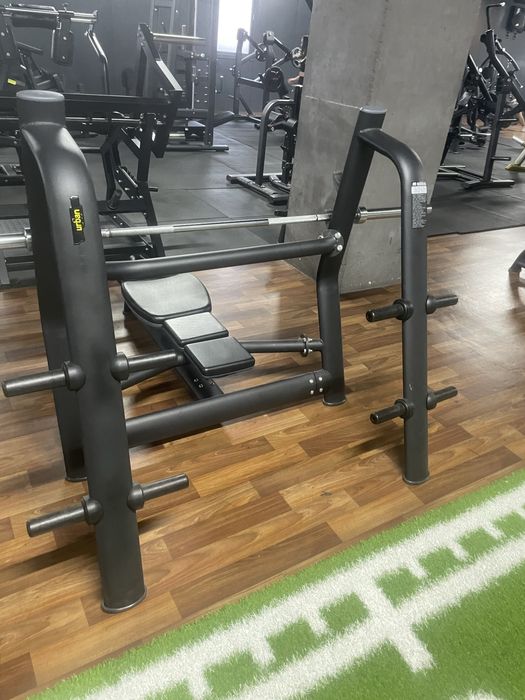 Vand banca piept olimpica