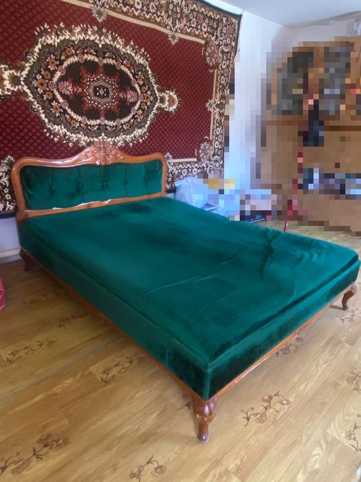 Двух спальная кровать