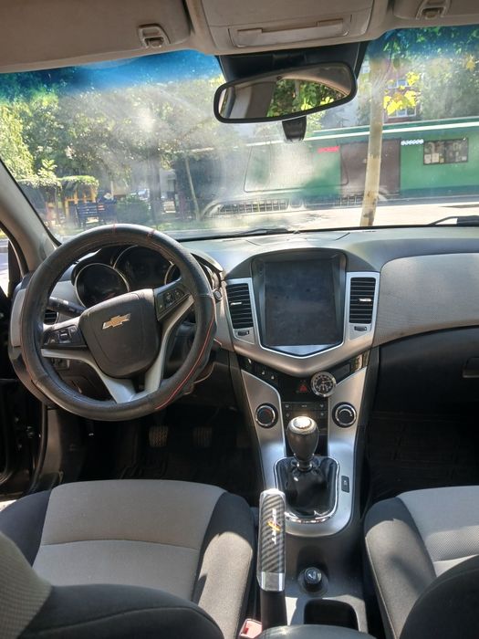 Vând chevrolet cruze