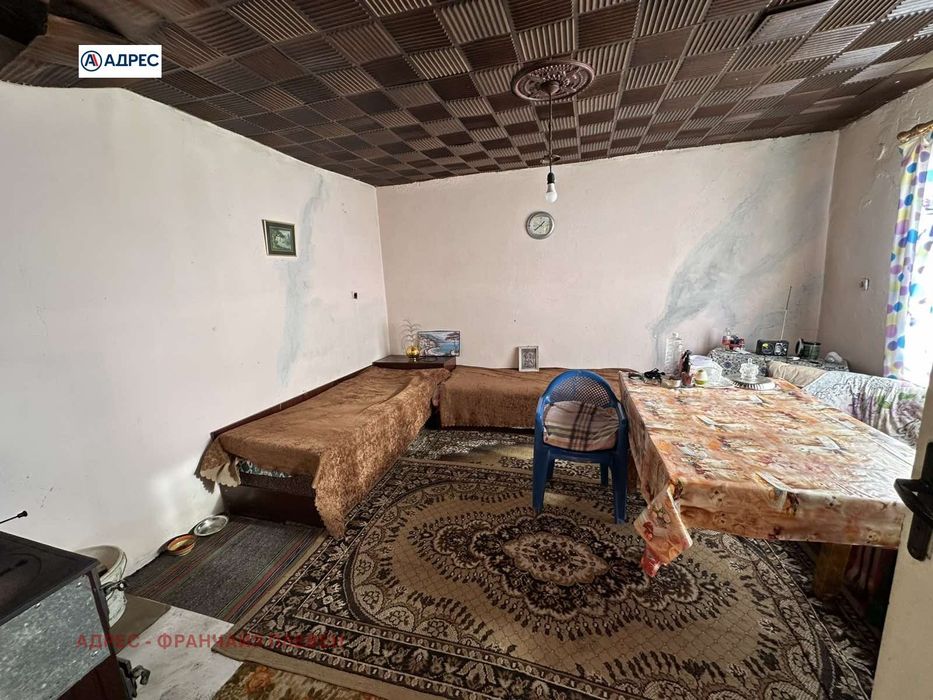 Къща в Плевен, област-с.Комарево площ 66 цена 13805