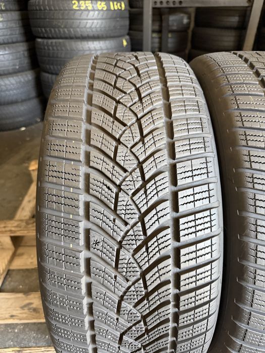 2 anvelope iarna 225/50/18 , GoodYear , 7 mm , DOT 2021 !