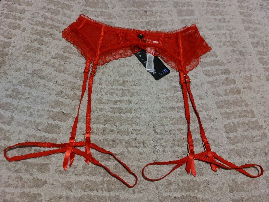 10 евро, нови, нощничка, жартиер,  85 Д, с подплънки  С етикет