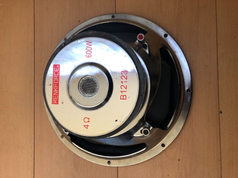 Vand Subwoofer RENKFORCE si MTX Audio - 600 w