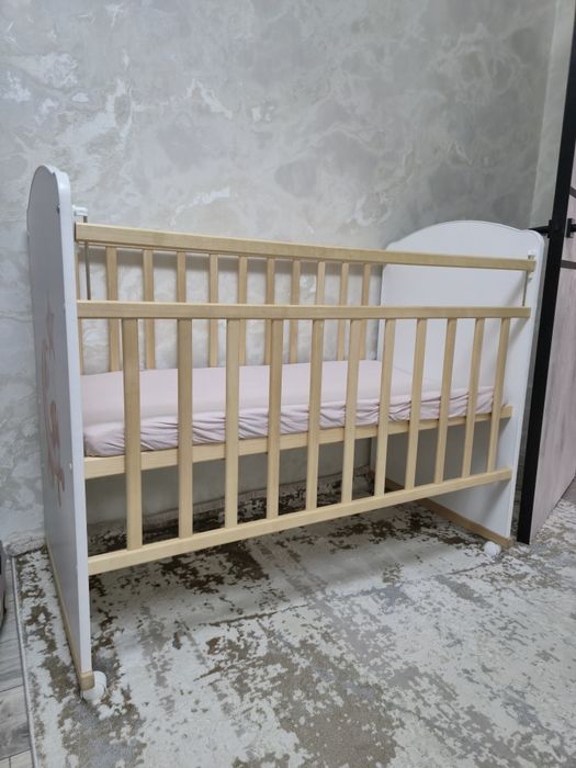 Продам детскую кроватку