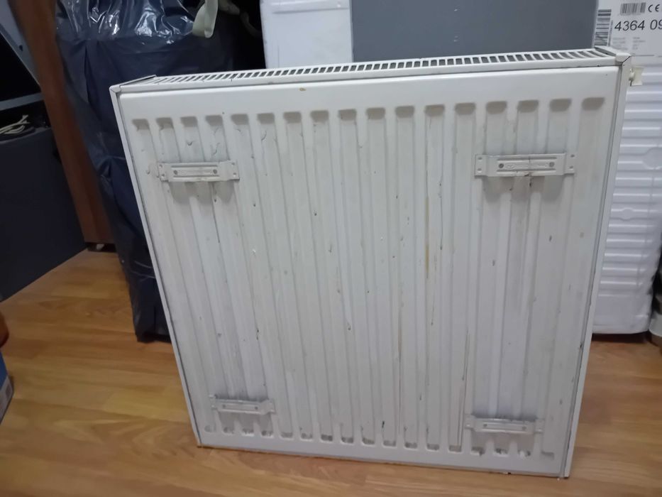 Vând 2 radioatoare / calorifere 600 × 600 oțel