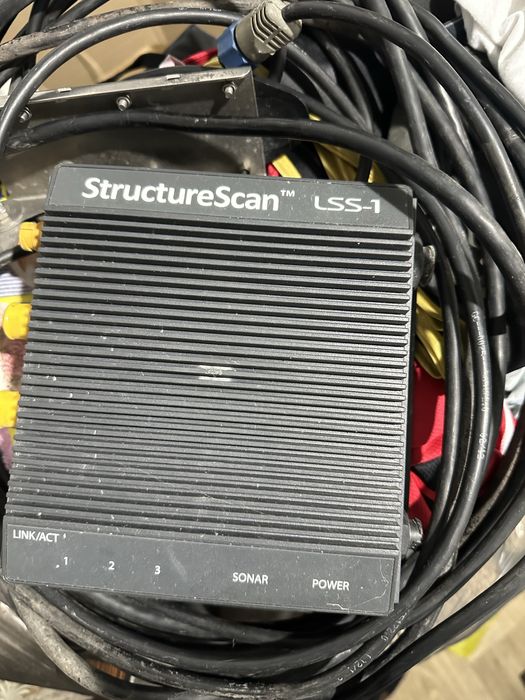 Lowrance HDS-5 + StructureScan LSS-1 + сонда – пълен комплект