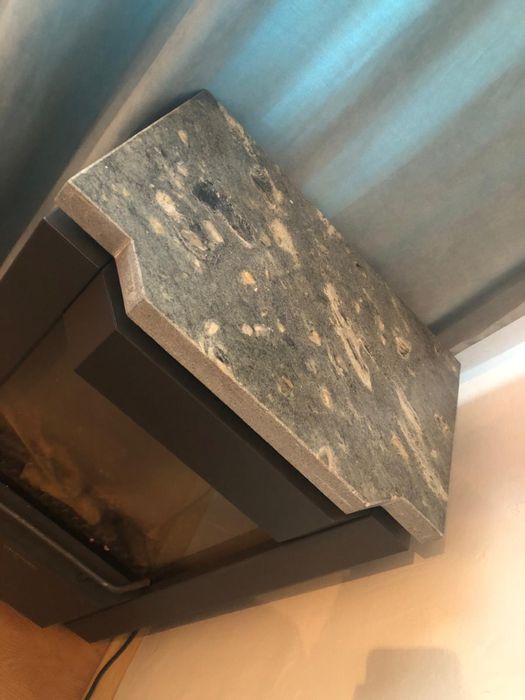 Soba semineu pe gaz apartament modern