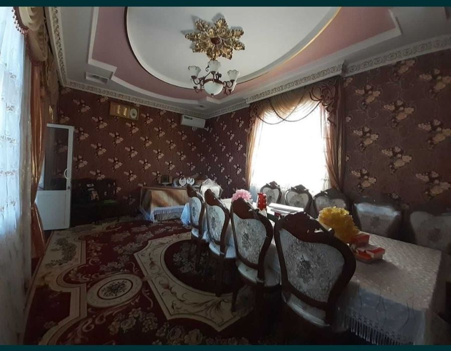 Jar Ariqda hovli (Ipakchilik) O'zimniki kotta ko'chadan 80 metr